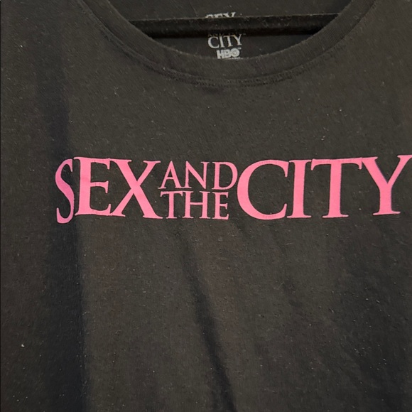 Black T-Shirt with Pink 'Sex and the City' Print - Picture 5 of 7